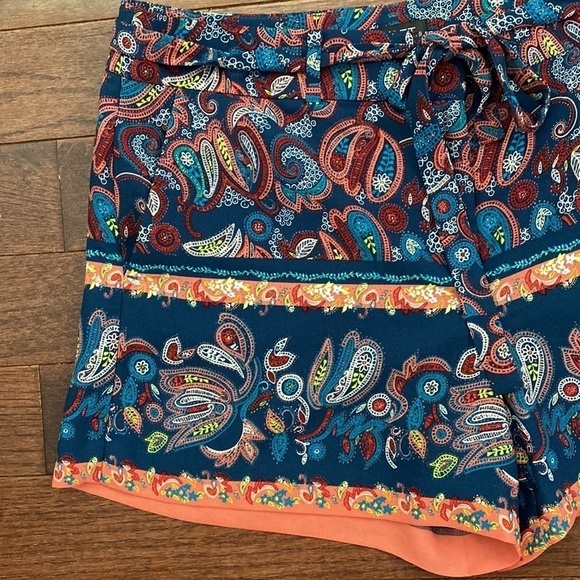 Paisley print loft shorts with tie waist - Picture 2 of 6